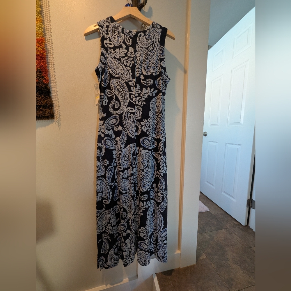 Karen Kane Sleeveless Navy and White Paisley Maxi Dress